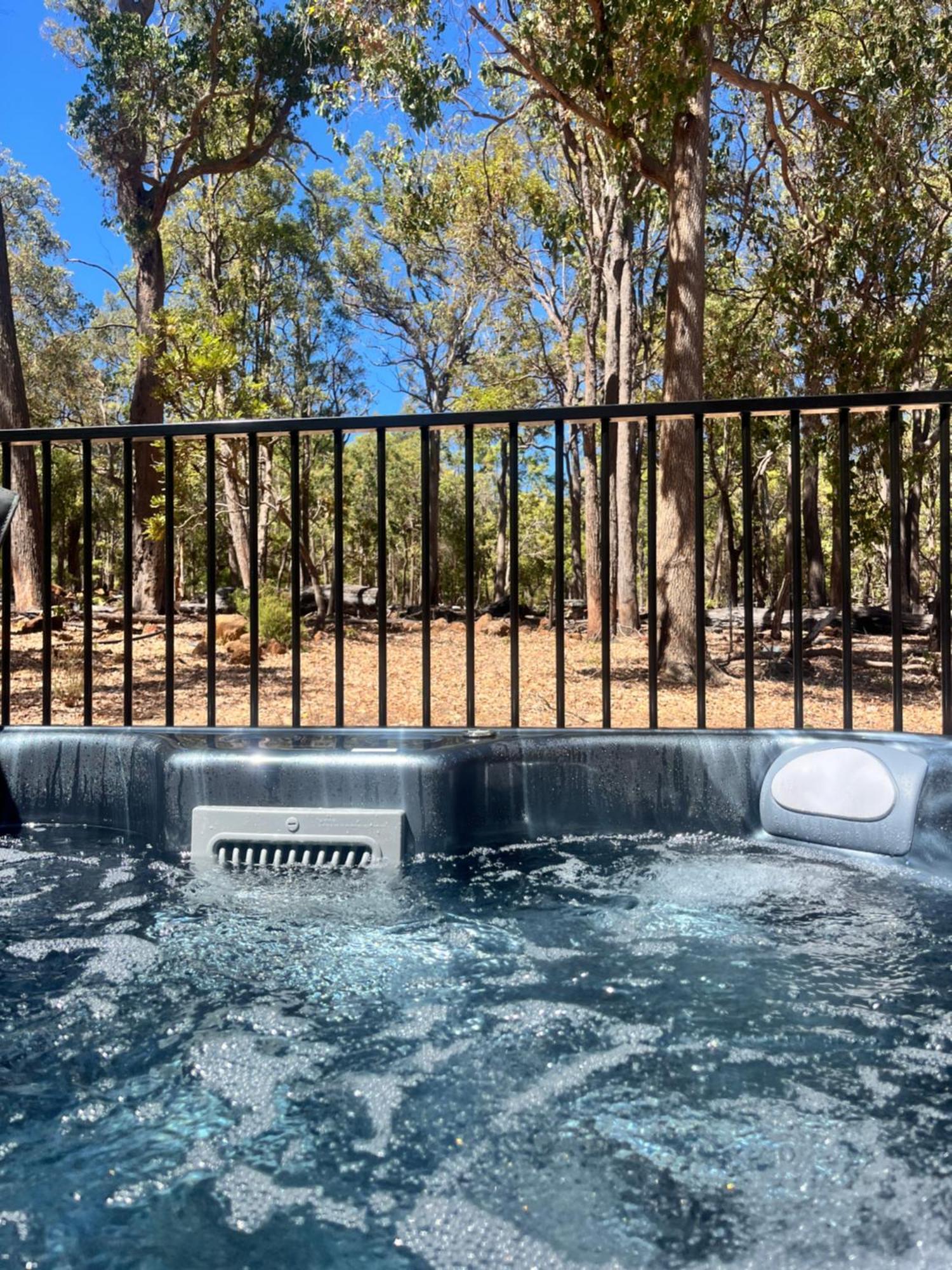 Jarrah Glen Cabins Наннап Экстерьер фото