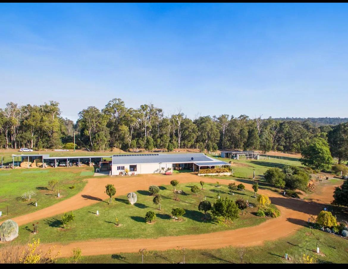 Jarrah Glen Cabins Наннап Экстерьер фото