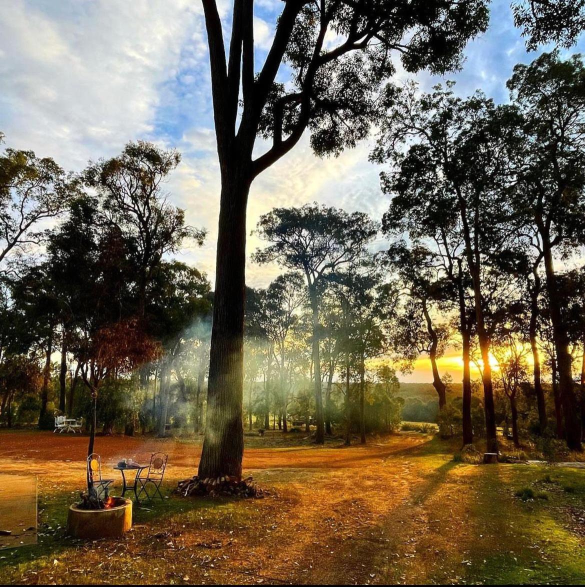Jarrah Glen Cabins Наннап Экстерьер фото