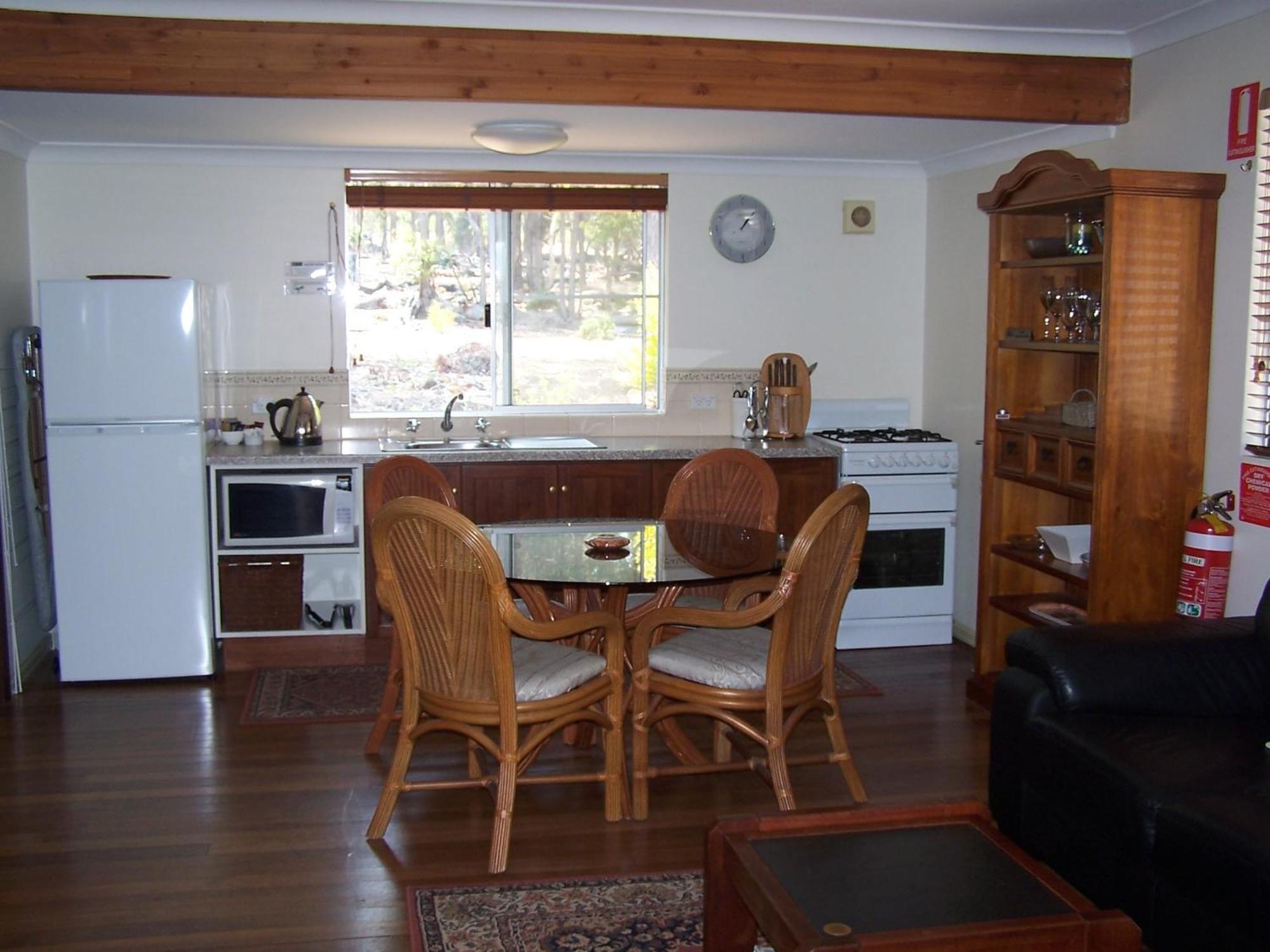 Jarrah Glen Cabins Наннап Номер фото