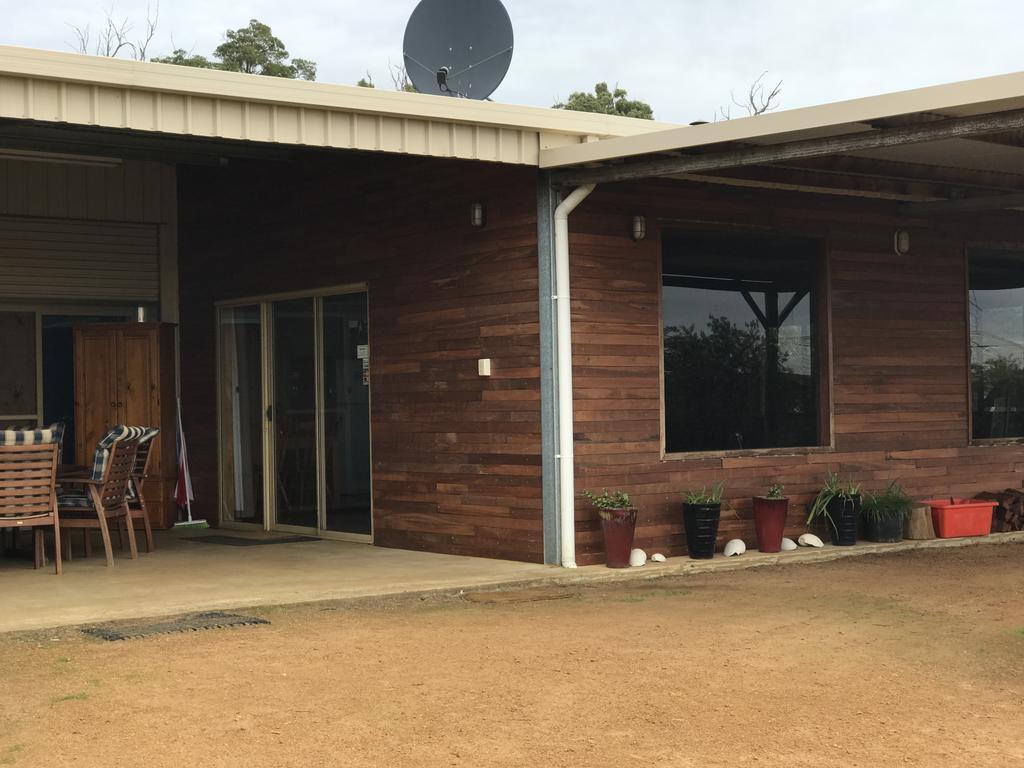 Jarrah Glen Cabins Наннап Экстерьер фото